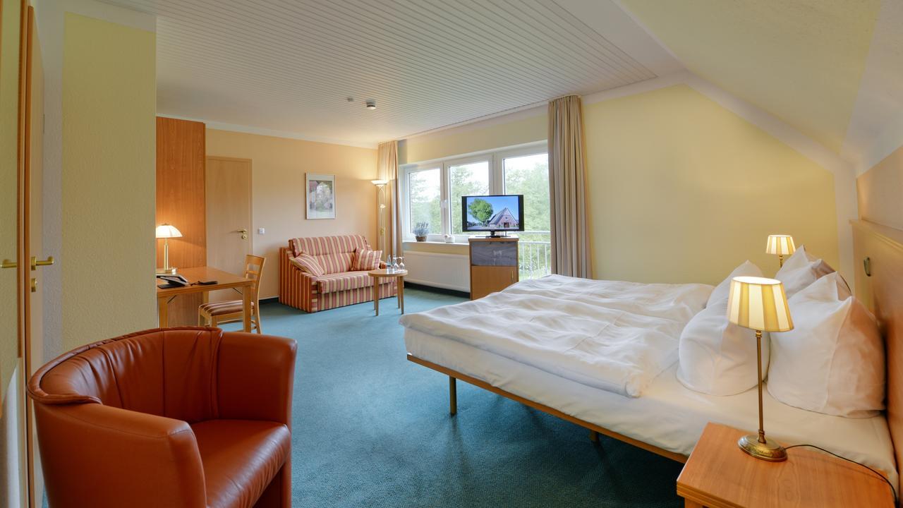 Landhotel Zur Eiche Букстехуде Экстерьер фото