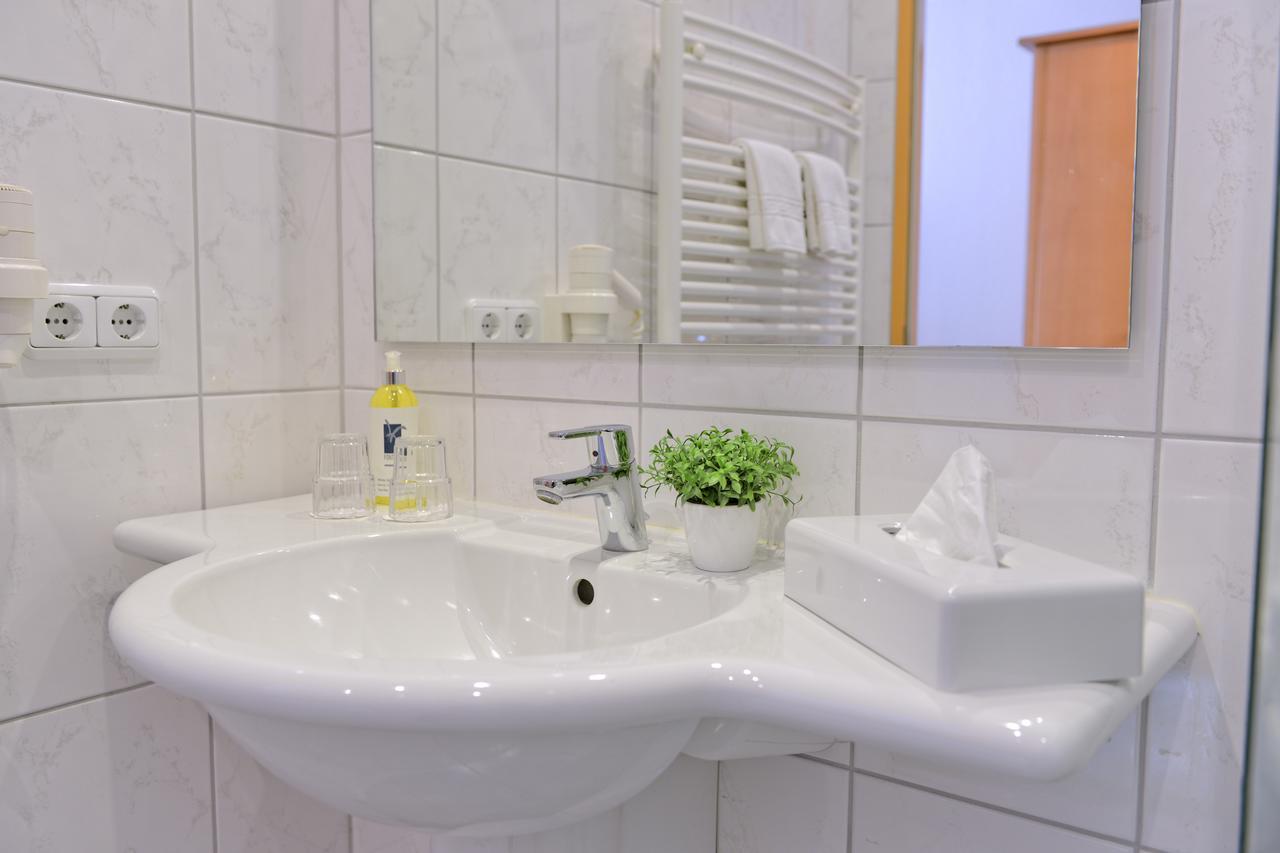 Landhotel Zur Eiche Букстехуде Экстерьер фото